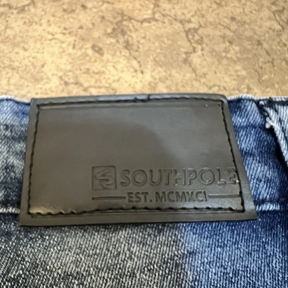 South pole Blue Jean shorts - Size 32 slim - Distressed - Black‎ Stripes - Men's
